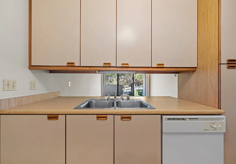 8308 Regents Rd #2E — Photo 7