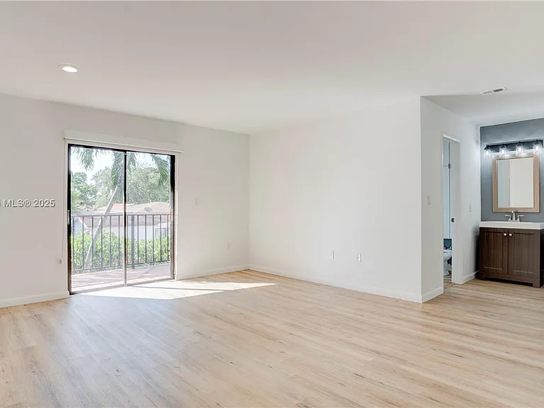 6460 NW 2nd St — Photo 15