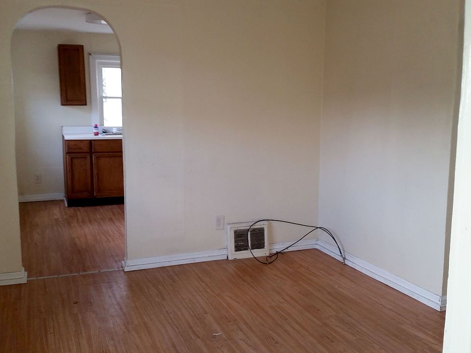 Living Room & Dining Area