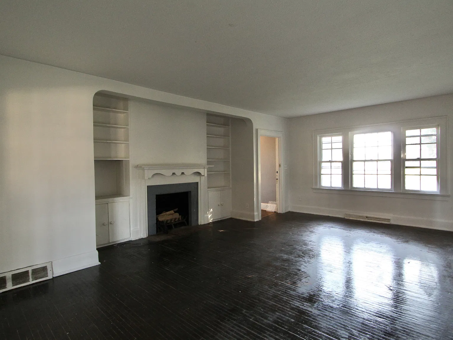 3037 Algonquin Pkwy — Photo 4
