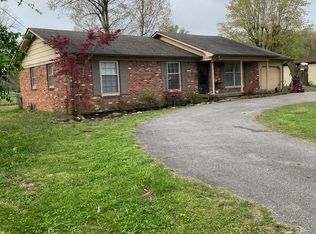 110 Summit Dr, Paducah, KY 42003