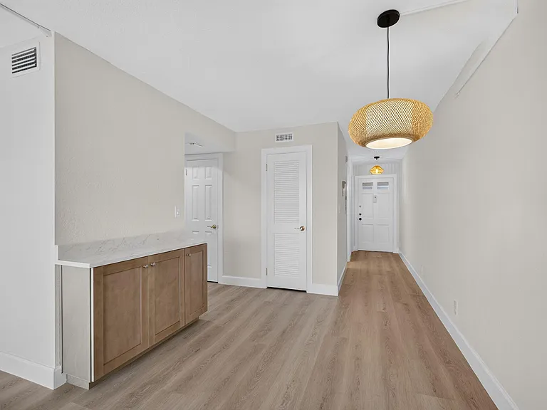 52 Yacht Club Dr #305 — Photo 23