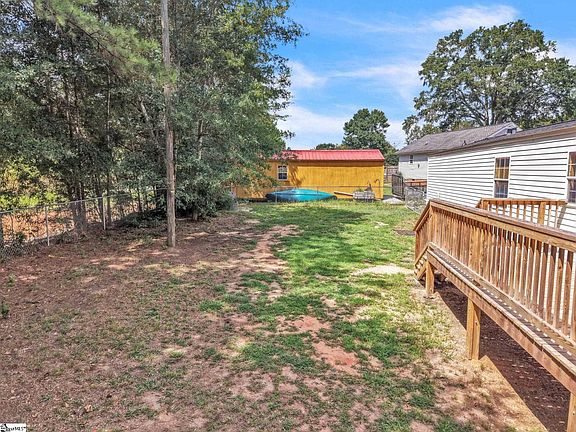 5th image of 14 Golden Ln