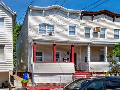 164 Bartholdi Ave, Jersey City, NJ, 07305