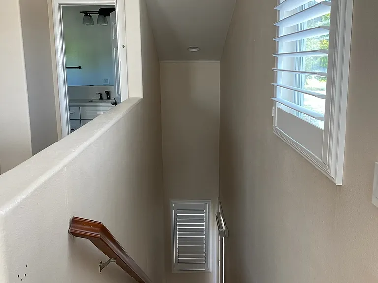 1693 Thompson Ave — Photo 7