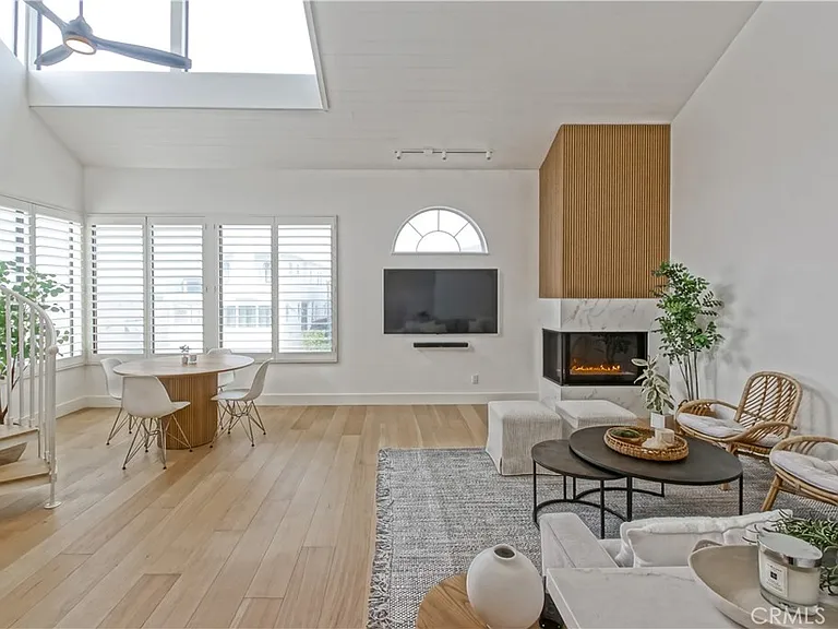 320 Marine Ave — Photo 9