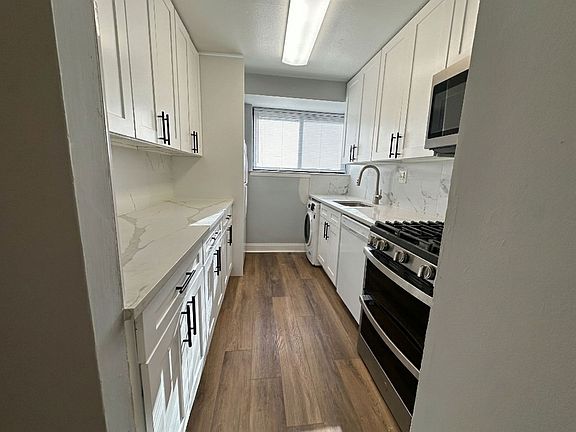 5th image of 9984 Ferndale St
