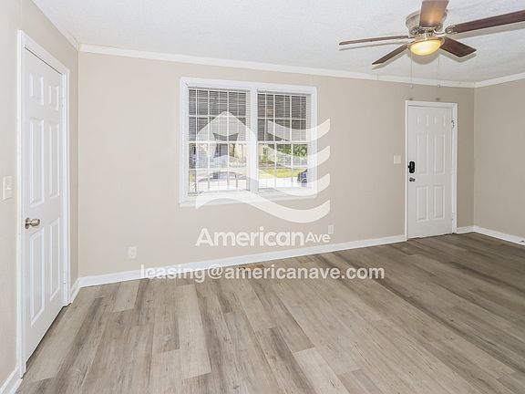 299057_003_wm_-_living_room_13291751.jpg