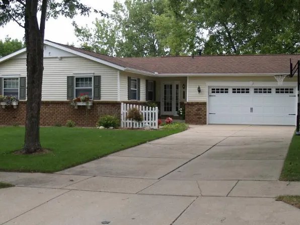 2611 Heathcliff St SE, Grand Rapids, MI 49546