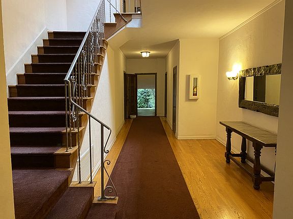 3rd image of 415 S Cloverdale Ave APT 7