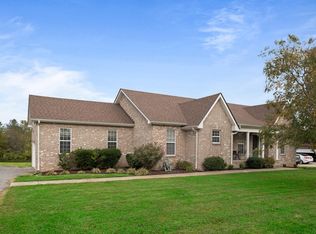 1042 Chenault Ln, Castalian Springs, TN 37031