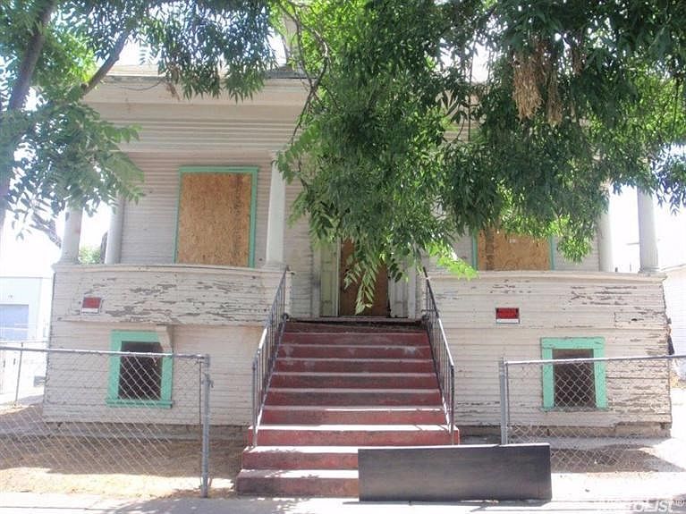 1st image of 904 S San Joaquin St