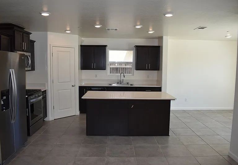 698 Jessie Dr — Photo 9