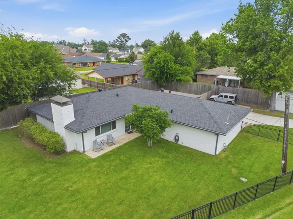 1602 Sarah Dr, Lake Charles, LA 70605