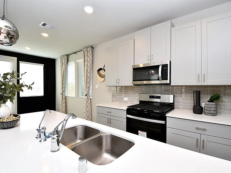 4212 Lyons Fall Dr — Photo 18