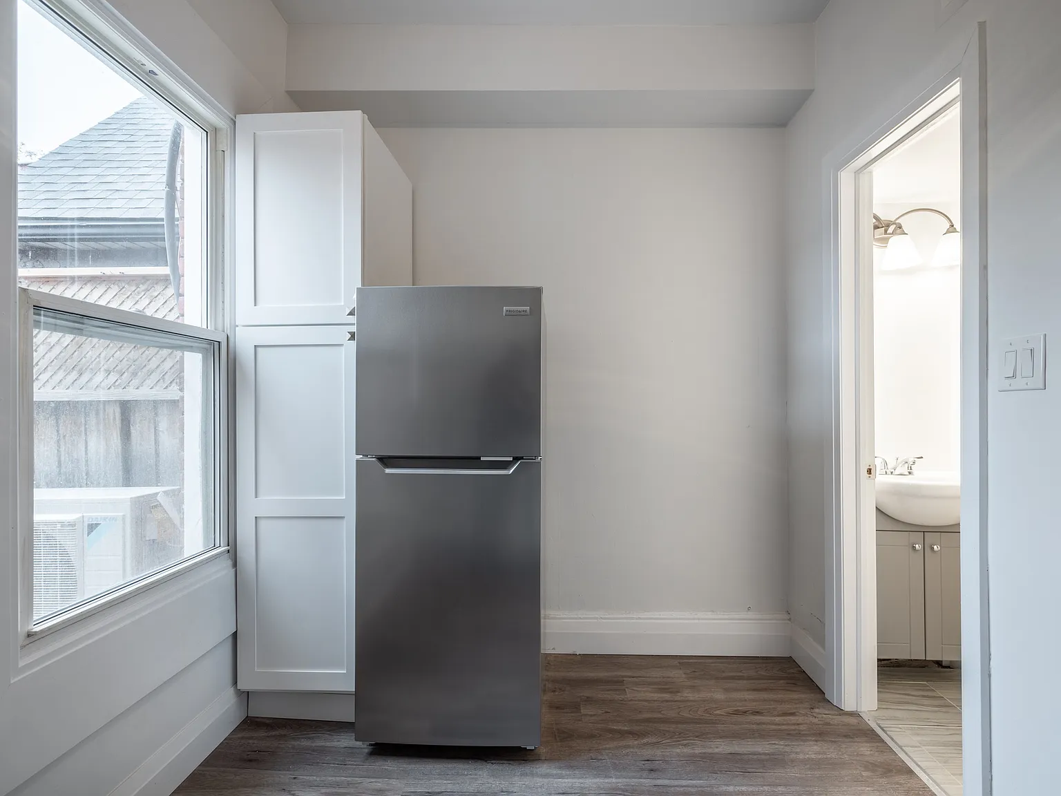 2 Bedroom Unit close to downtown — Photo 4