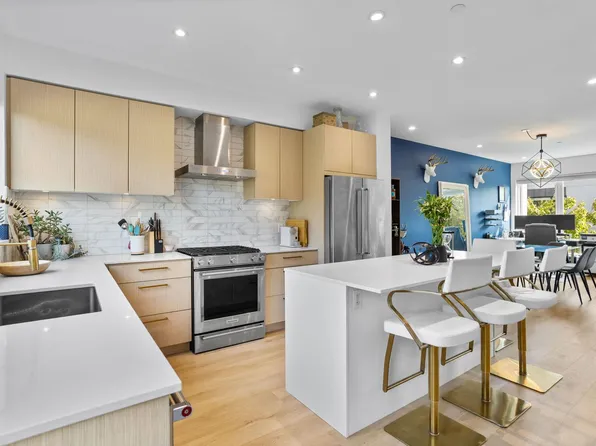 3597 Malsum Dr #53, Burrard Inlet 3, BC V7G 0B2