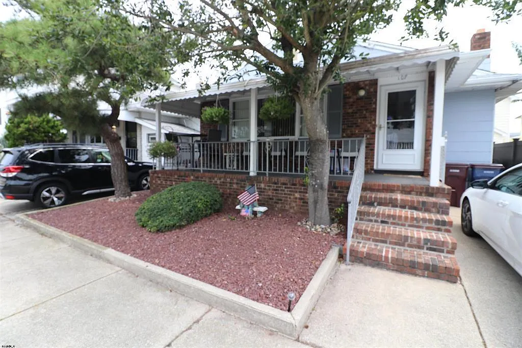 3 bed, 1309 sqft, $1,550 — Photo 2