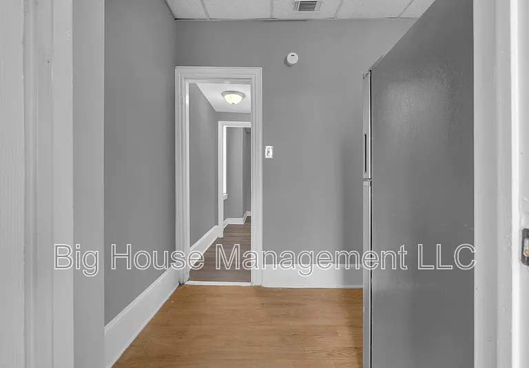 339 E 25th St #3 — Photo 5
