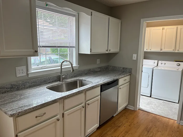 206 Grier St — Photo 4