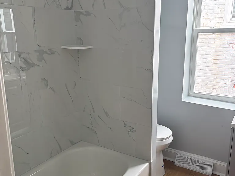 1307 Oak St — Photo 8