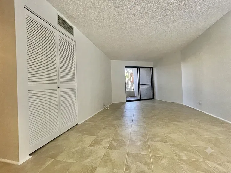 555 Hahaione St #1E-1 — Photo 12