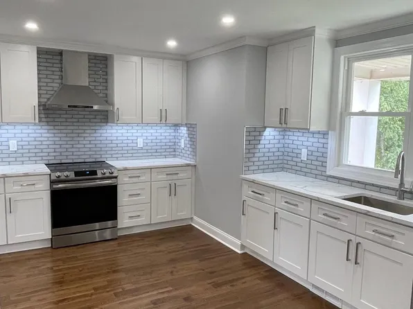 22 Christopher Dr, Holland, PA 18966