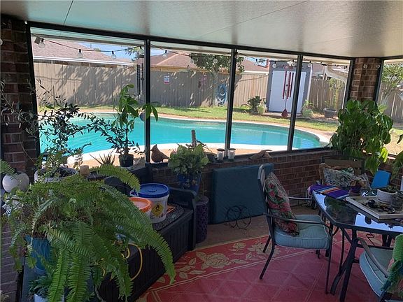 4th image of 3209 Jennifer Ct
