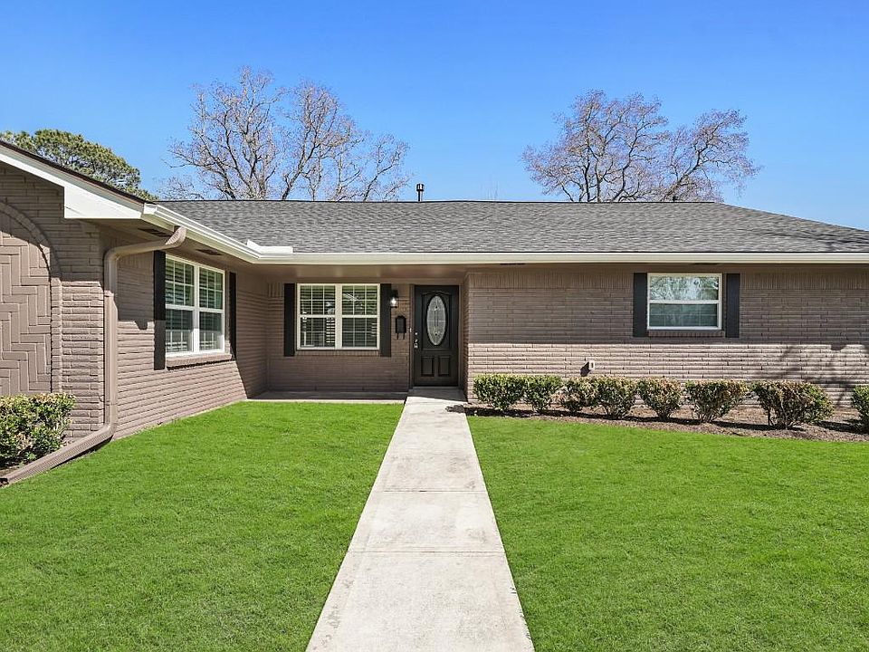 1st image of 909 Oak Vista Ct