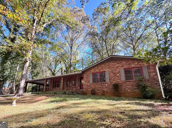 3841 Chattahoochee Dr, Douglasville, GA 30135