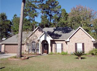 940 Chevreuil St, Mandeville, LA 70448