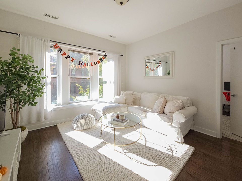 1st image of 2950 N Lincoln Ave #103