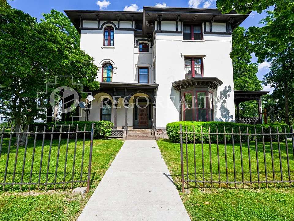 154 Wethersfield Ave #2