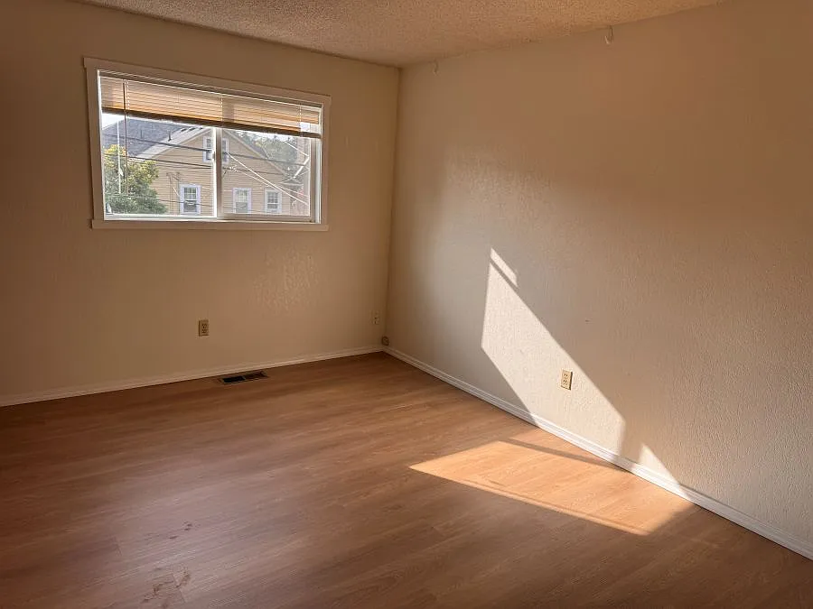 7 bed, $730 — Photo 2