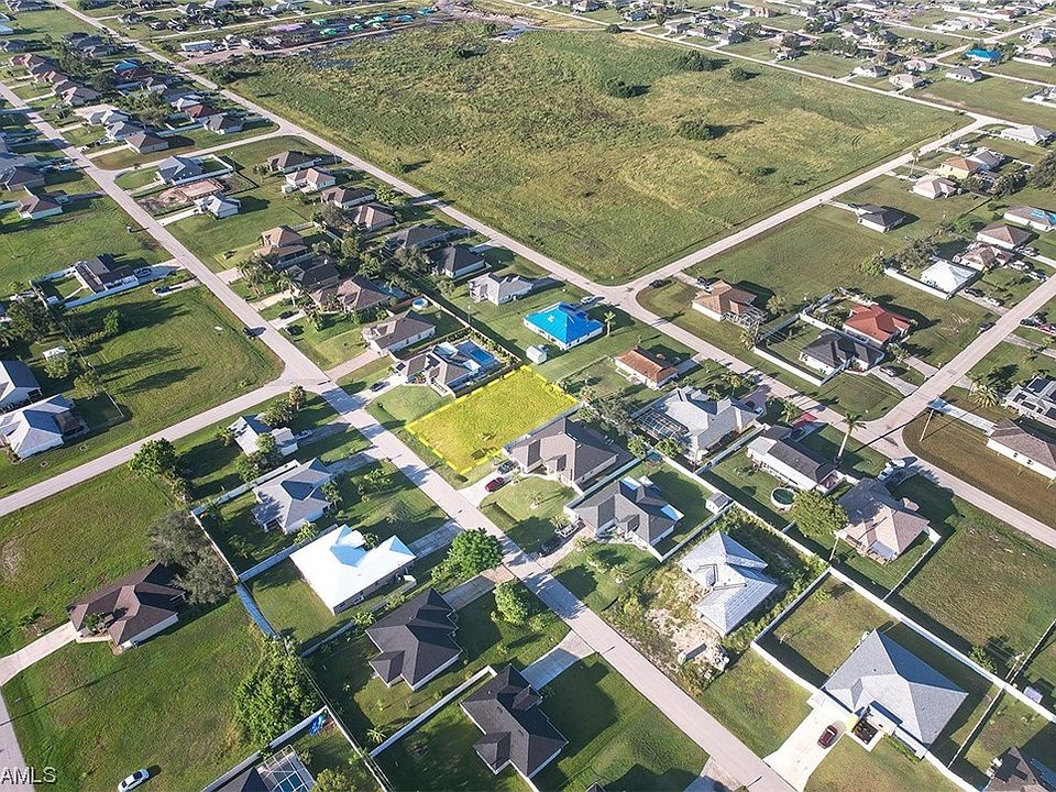 1st image of 1306 NE 4th Pl