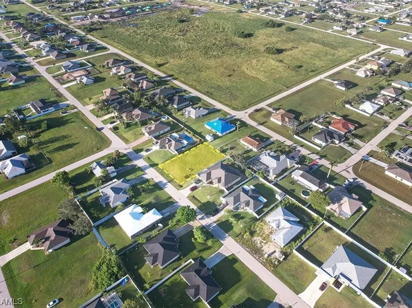 1306 NE 4th Pl, Cape Coral, FL 33909