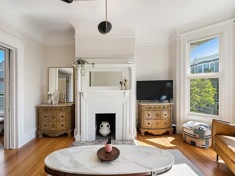 73 Sharon St — Photo 3