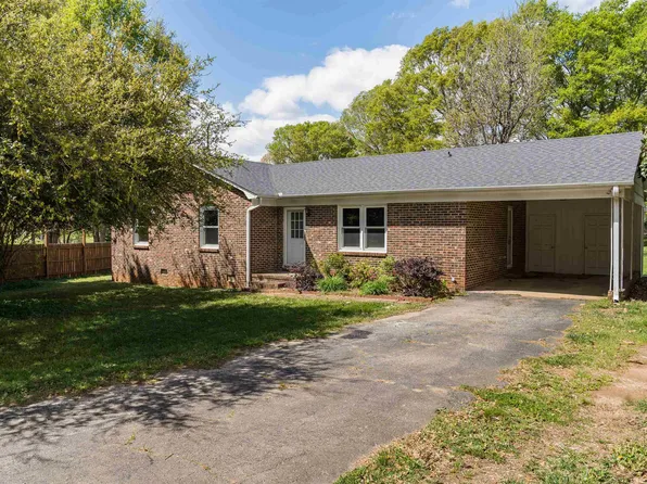 106 Crestline Cir, Inman, SC 29349