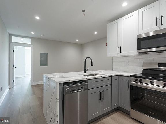 2nd image of 3849 Fairmount Ave #3