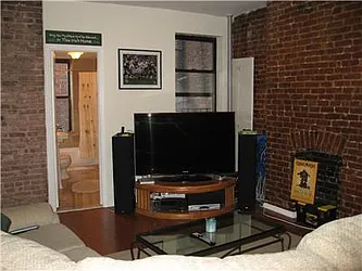 Rented by R New York