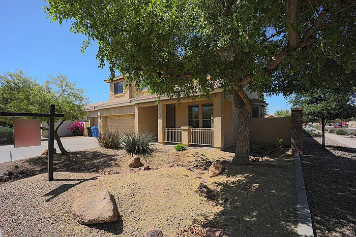 5 bed, 2.5 bath, 2787 sqft, $2,855 — Photo 2