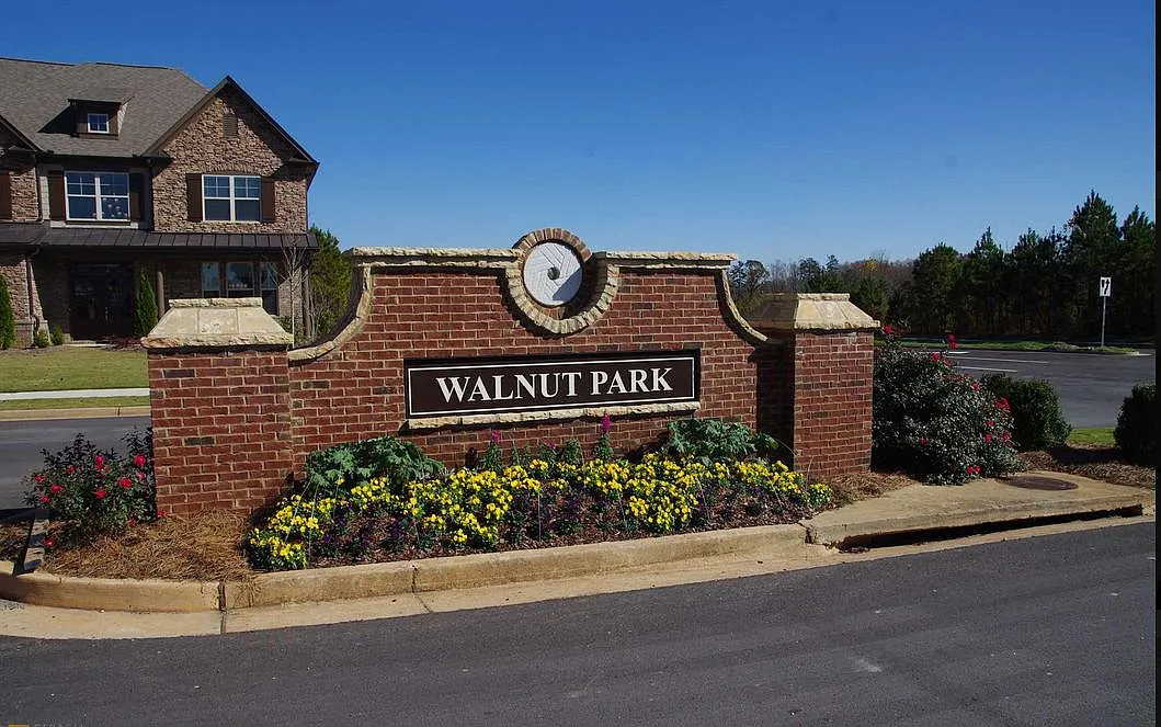 4 bed, 2.5 bath, 2078 sqft, $2,367 — Photo 1