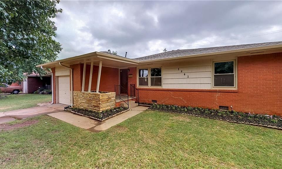 1st image of 1845 Corrine Dr
