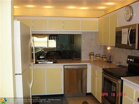4th image of 10400 NW 30th Ct APT 401