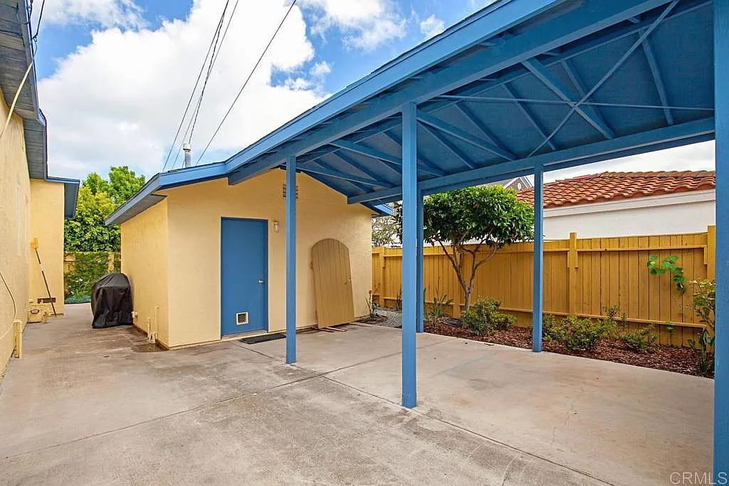 2 bed, 2.0 bath, 658 sqft, $4,500 — Photo 4