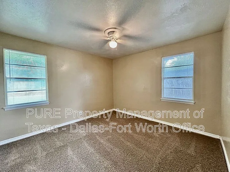 2411 E Mitchell St — Photo 19