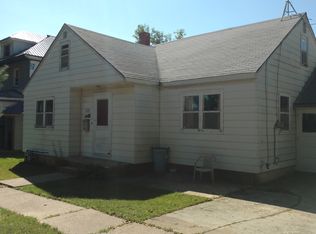 222 Pine Pl, Cresco, IA 52136