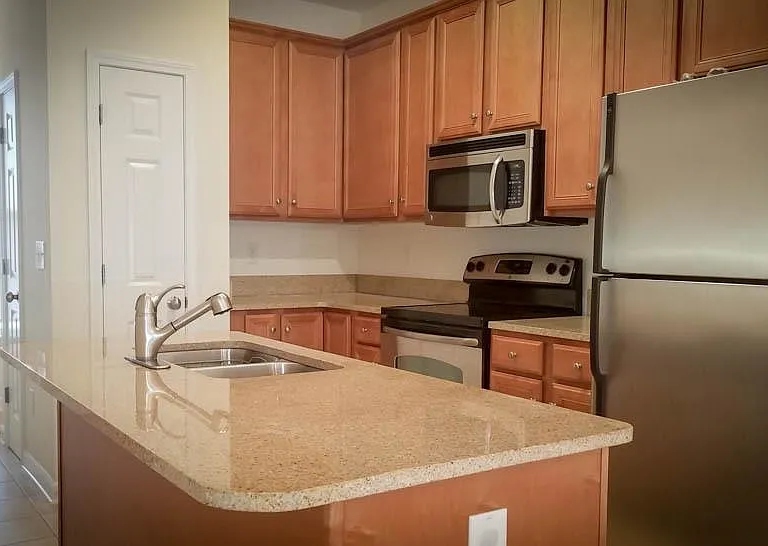 926 Price Ln #F — Photo 5