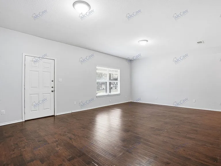 508 W Lone Star Ave — Photo 4