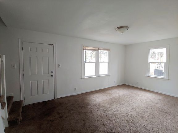 3rd image of 13910 S Atlantic St